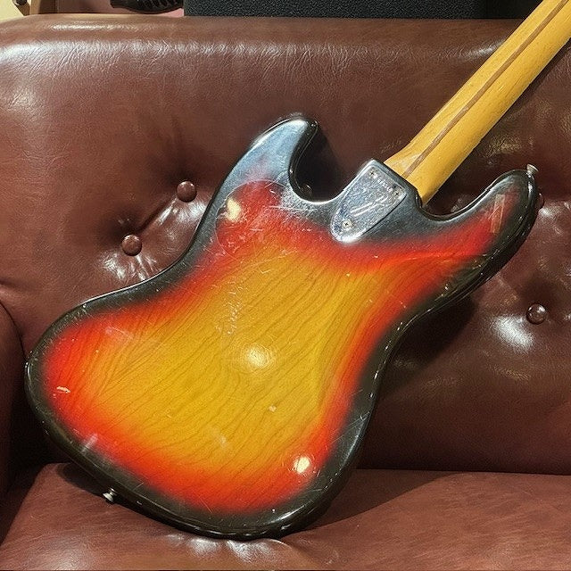 Fender / 1976 Jazz Bass Sunburst – Ishibashi Music Corporation.