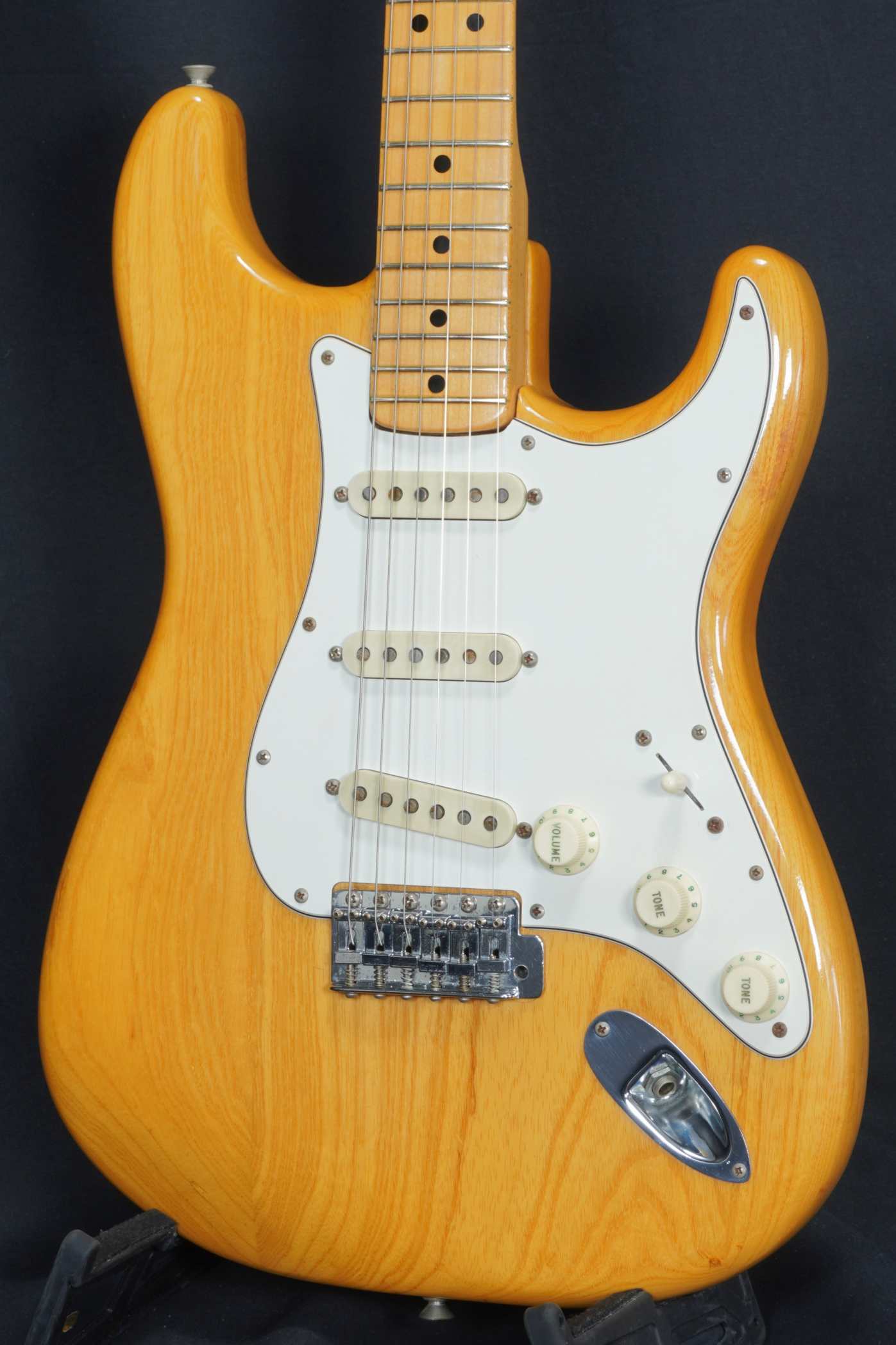 FENDER USA / 1974 Stratocaster Natural – Ishibashi Music Corporation.