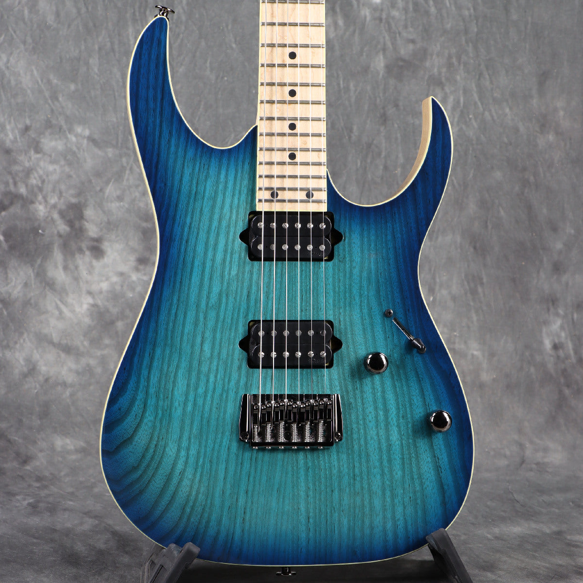 Soloist/Dinky type [Electric guitar › Soloist/Dinky type