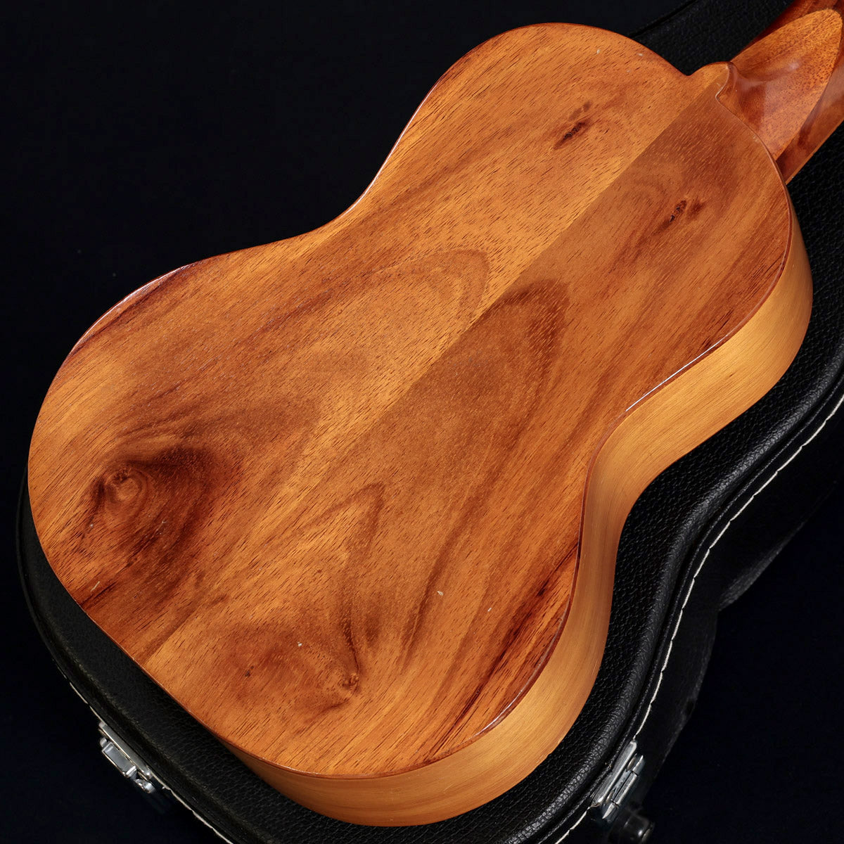 KAMAKA / HF-2 Tiki (1971 / White Label) Kamaka Concert Ukulele