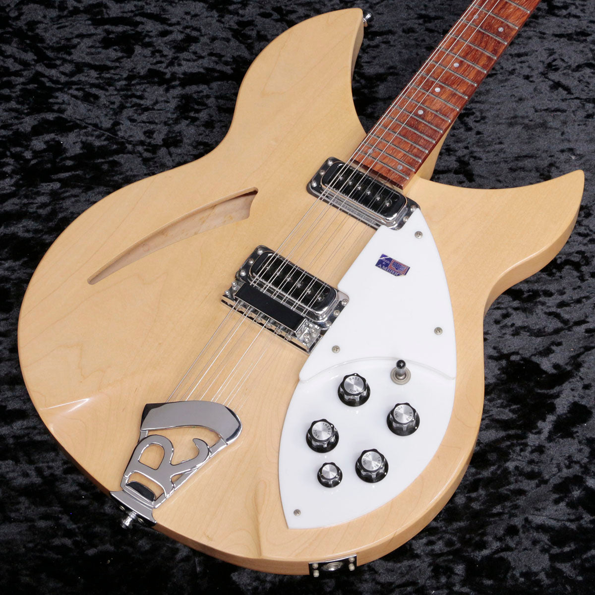 rickenbacker – Ishibashi Music Corporation.