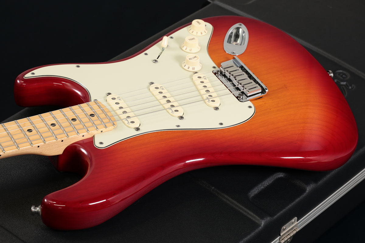 Fender USA / American Deluxe Stratocaster Ash with N3 Maple