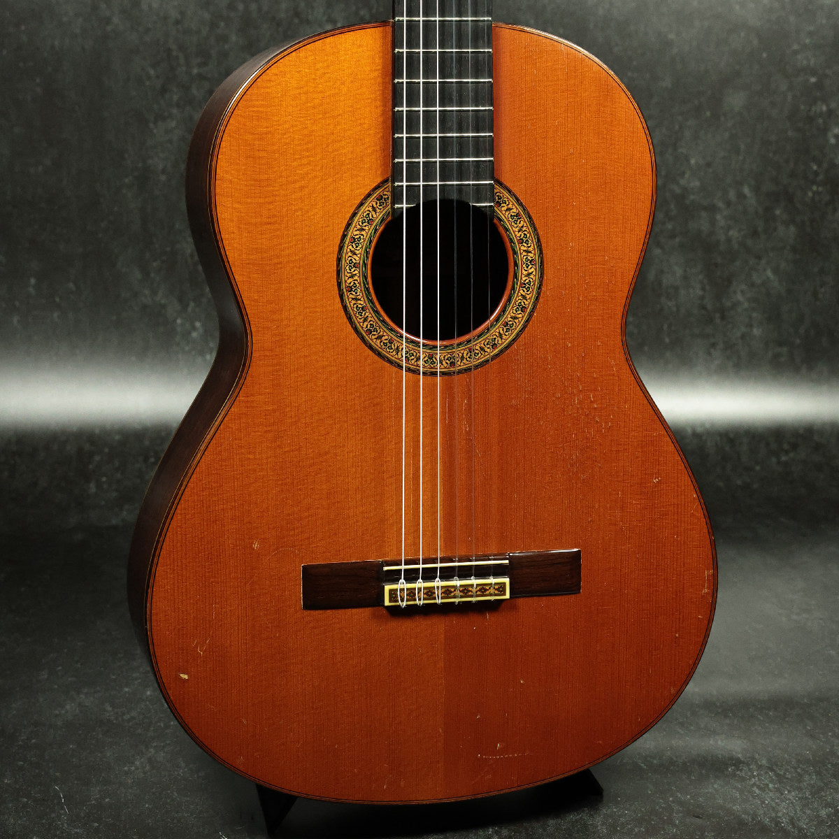 Classical guitar [acoustic guitar, electric acoustic guitar › classical guitar]
