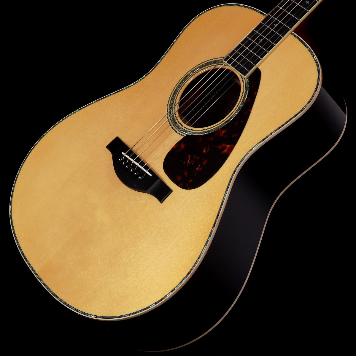 Begin掲載 Yamaha LL16D semi-acoustic guitar | www.chezmoiny.com