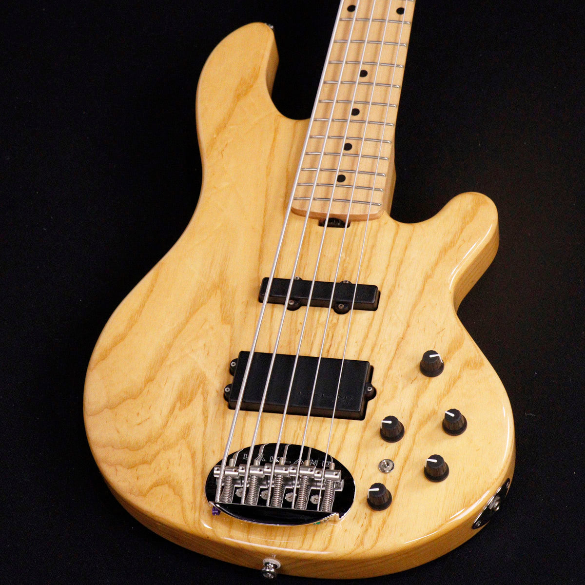 LAKLAND – Ishibashi Music Corporation.