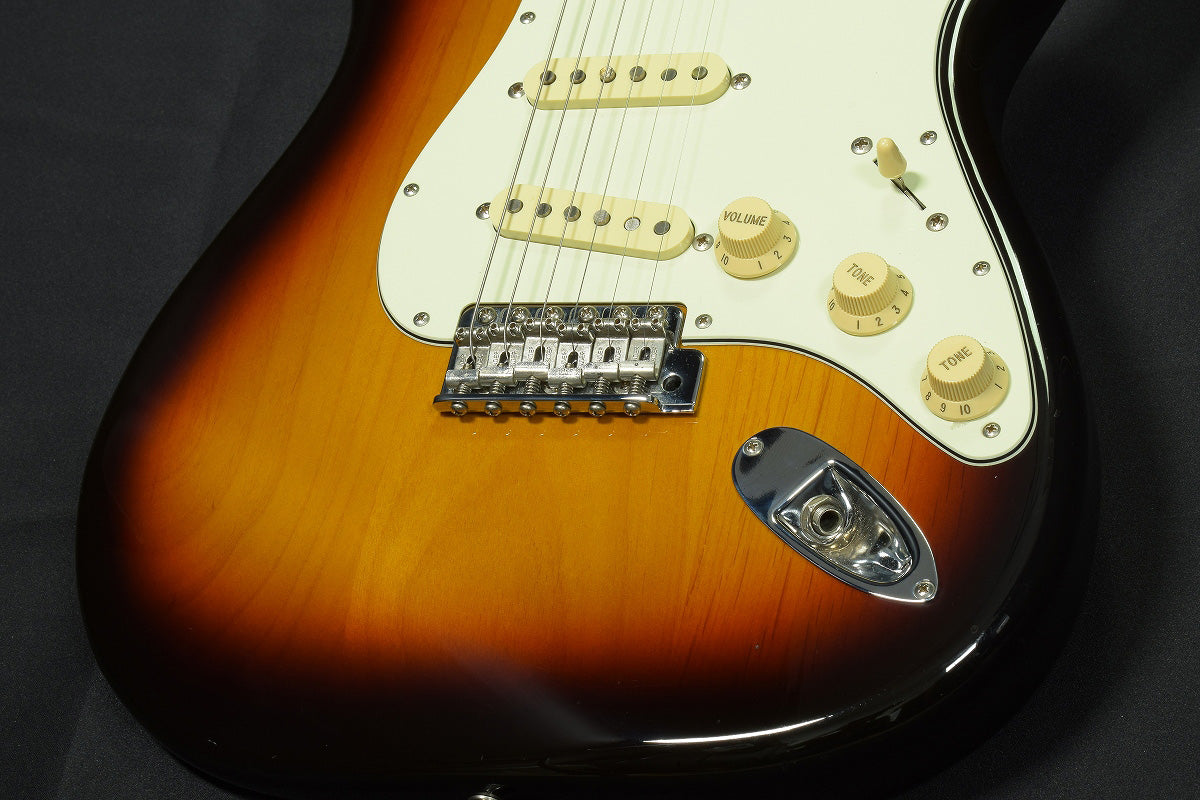 [SN MIJ U057830] USED Fender Japan Fender Japan / ST62-TX 3 Tone Sunburst [20]